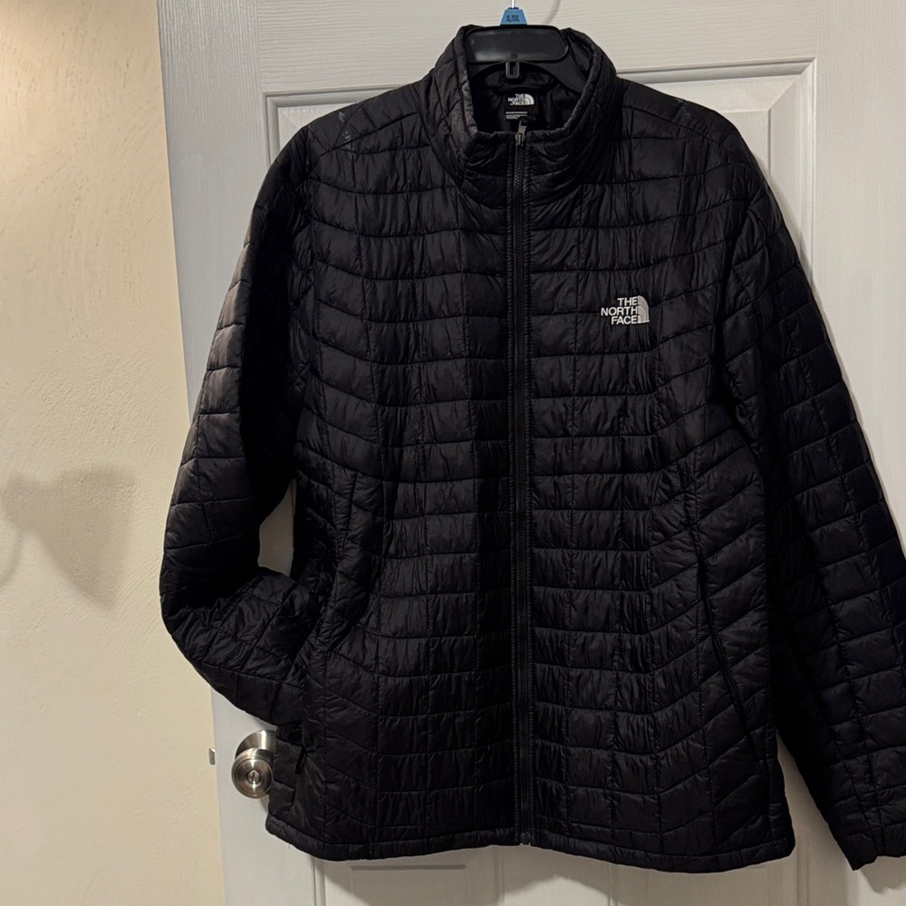 The North Face Men’s XL Black Puffer Jacket Eco Thermoball